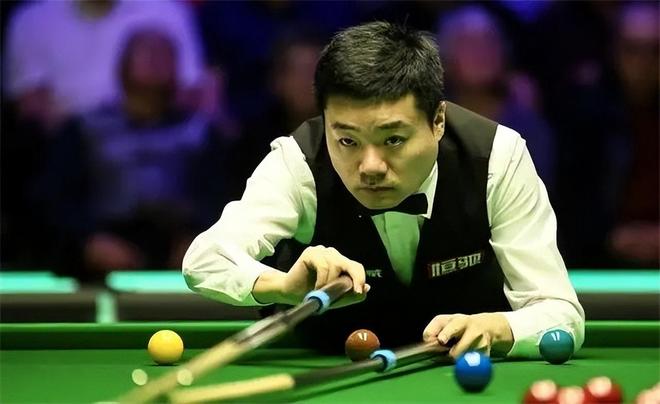 是职业足坛 是职业足坛