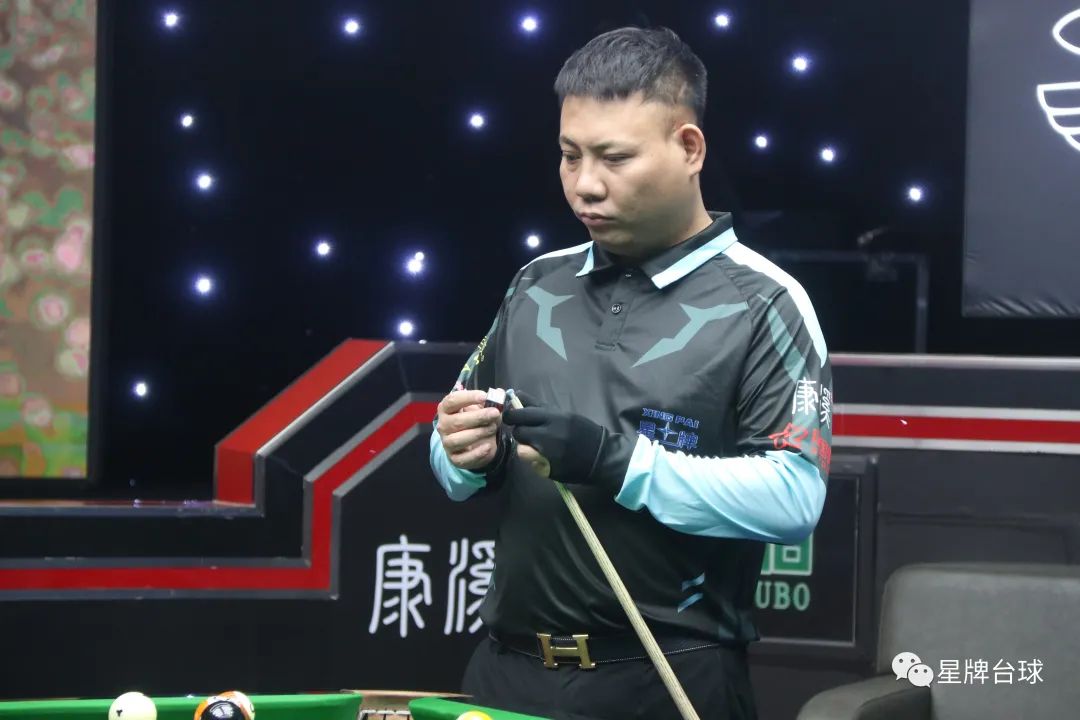 在万众瞩目 在万众瞩目