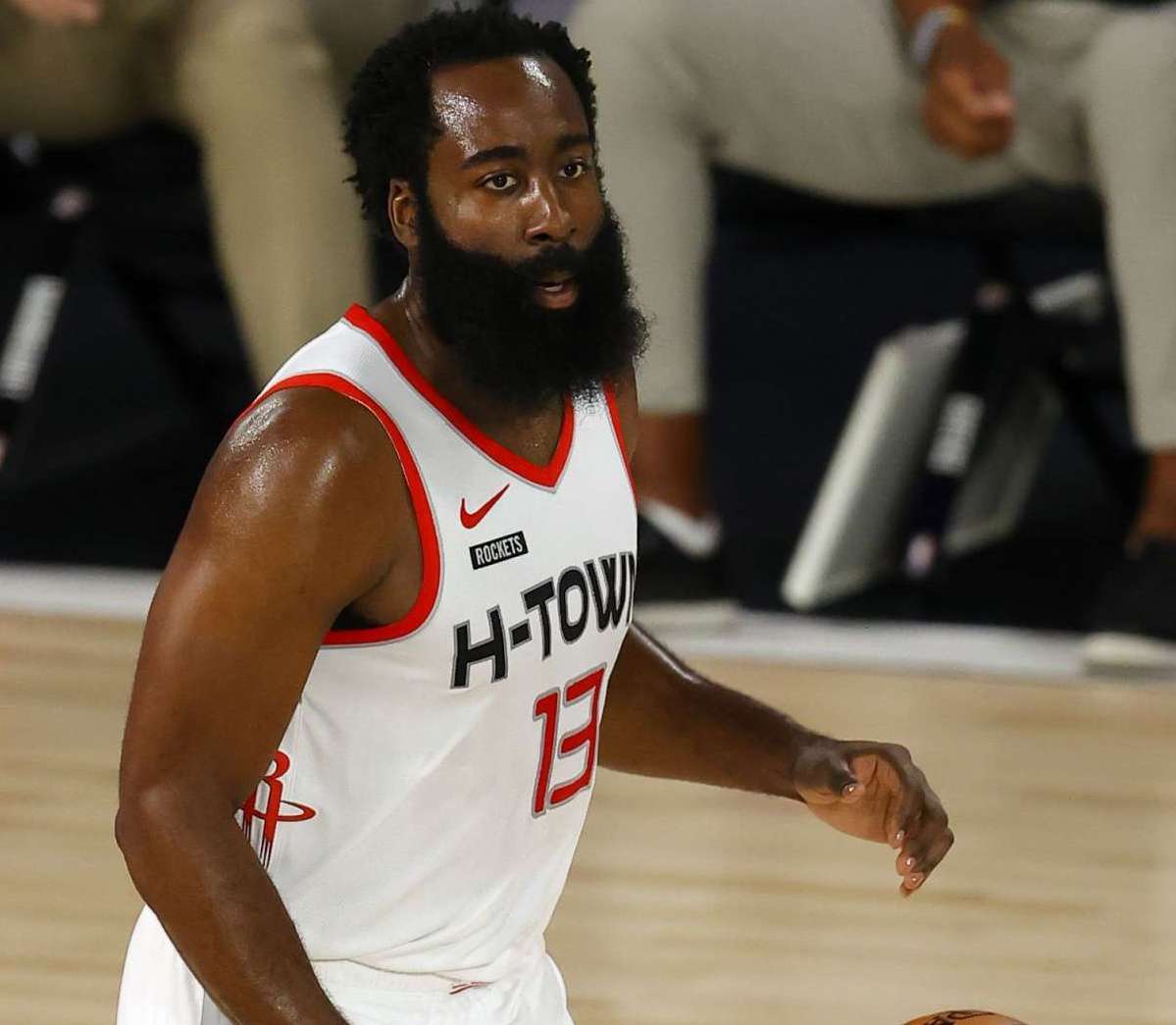 使其在中场 使其在中场