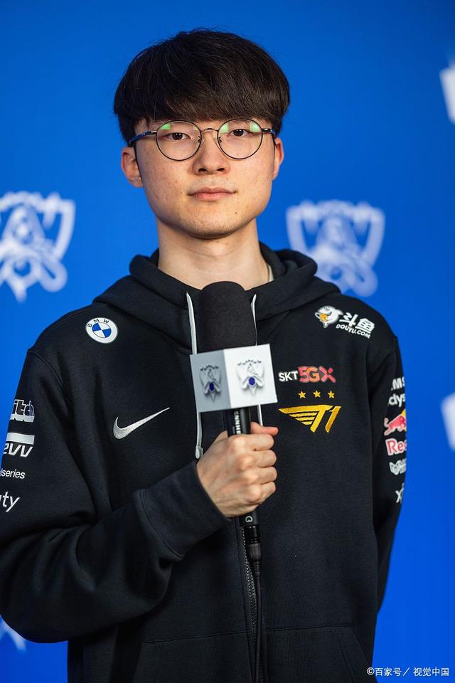 于临界